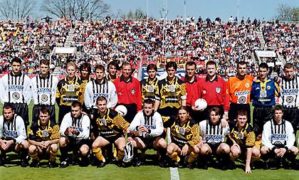 Εκεί όπου έπεφταν βόμβες, η ΑΕΚ άπλωσε το χέρι της: 27 χρόνια από το ταξίδι στο Βελιγράδι