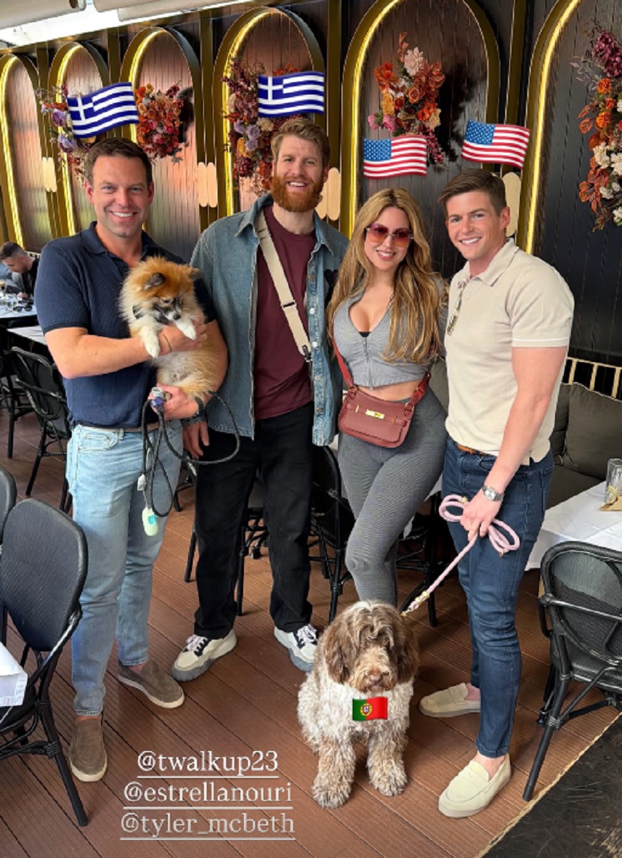 Ο Στέφανος Κασσελάκης φωτογραφήθηκε με τον Τόμας Γουόκαπ και του έβαλε ελληνική σημαία