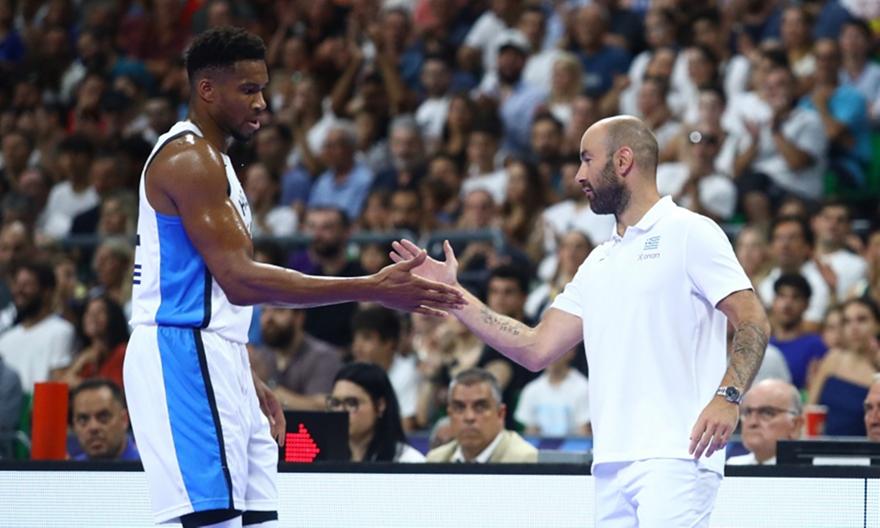 Αντετοκούνμπο: «Τέτοια νοοτροπία χρειάζονται οι Μπακς-Γι’ αυτό αγαπώ τον Σπανούλη»