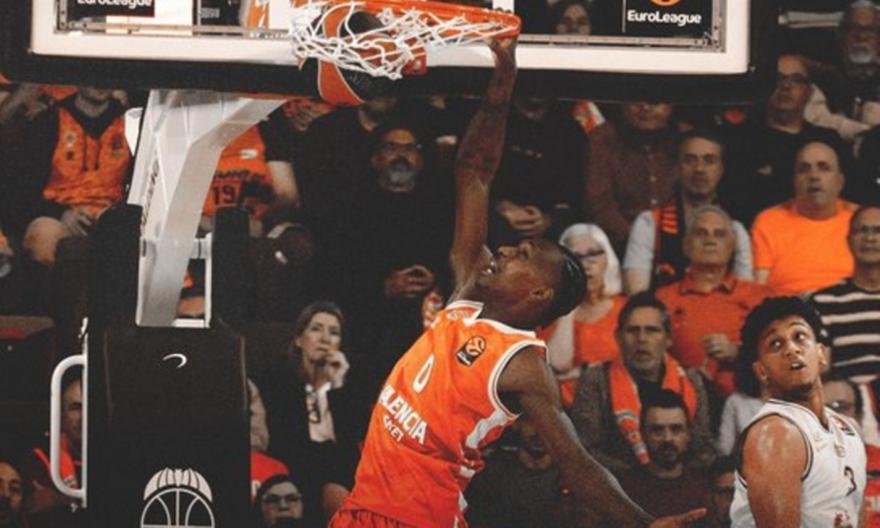 Απίθανη ανατροπή και 2η θέση για Βαλένθια - Πέταξε οριστικά εκτός δεκάδας την Αρμάνι!