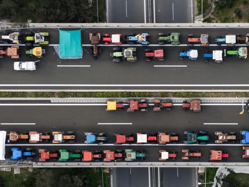 Στο δρόμο ξανά οι αγρότες της Καρδίτσας: «Μπλόκο» στον Ε65 για ΟΠΕΚΕΠΕ, πληρωμές και αυξημένο κόστος