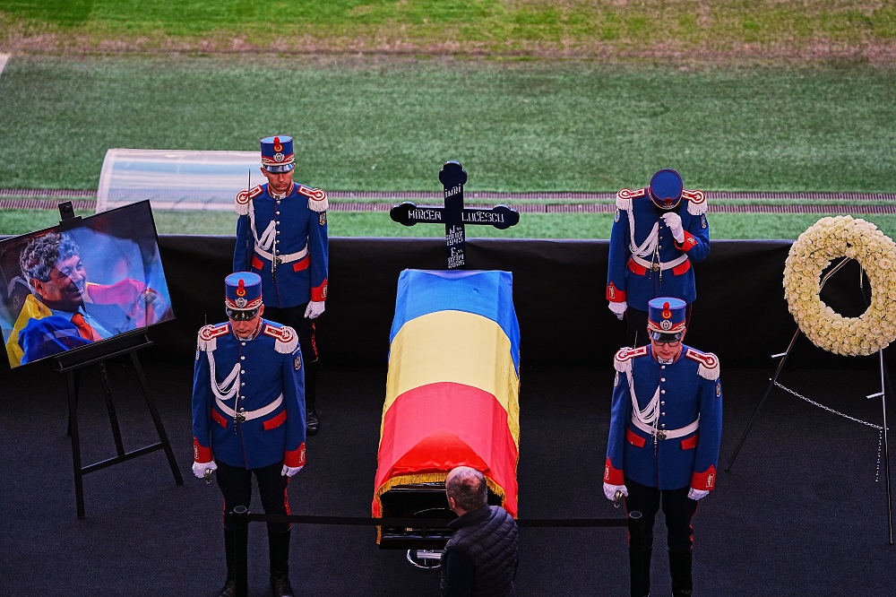 Μιρτσέα Λουτσέσκου: Λύγισε ο Ραζβάν στο λαϊκό προσκύνημα