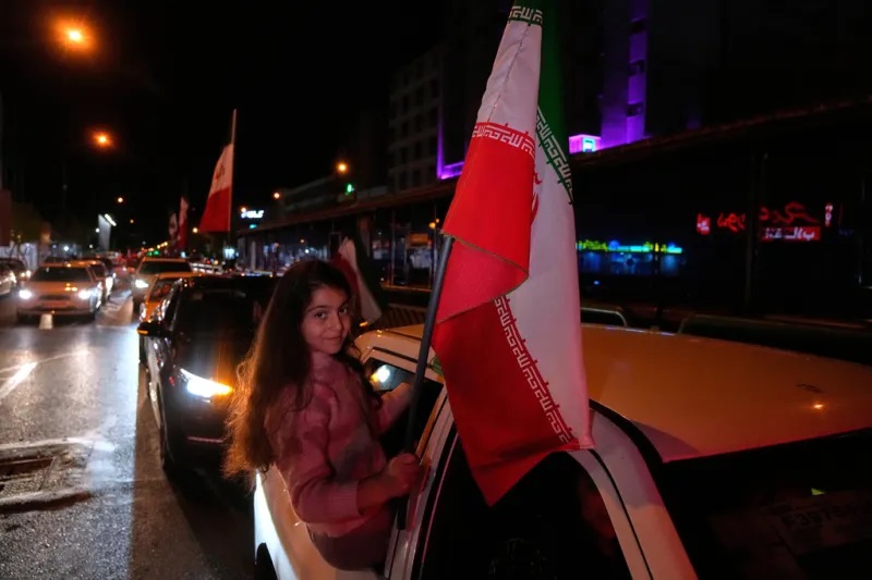 Ιράν: Πανηγυρισμοί στην Τεχεράνη για την κατάπαυση του πυρός