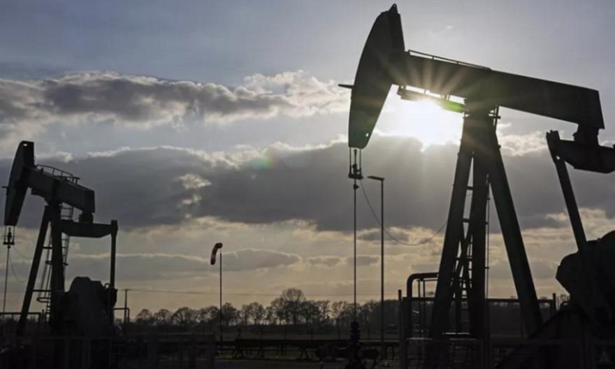 Έκτακτη σύσκεψη σήμερα στο ΥΠΕΝ για τις τιμές ενέργειας - Η Ελλάδα αποδεσμεύει 2 εκατ. βαρέλια καυσίμων