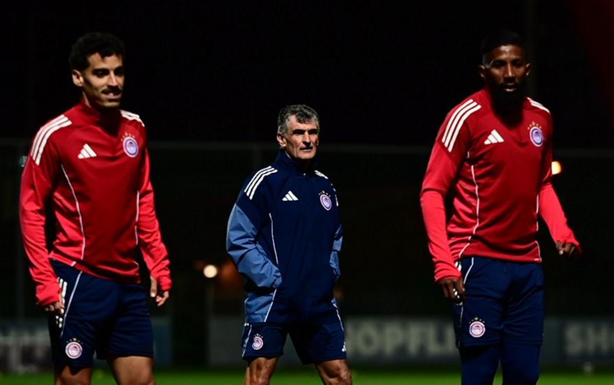 Τσανάκας: «Ο Μεντιλίμπαρ ίσως αλλάξει λίγο τις συνήθειές του και ορισμένους παίκτες»