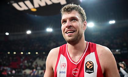 Ο υπουργός Αθλητισμού της Βουλγαρίας θα βραβεύσει τον Σάσα Βεζένκοφ!