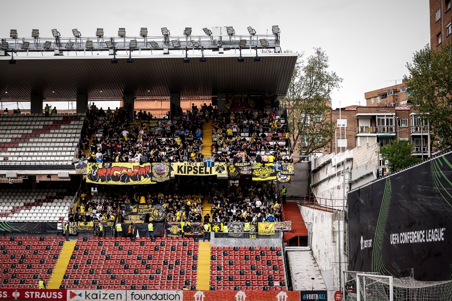 Ράγιο Βαγεκάνο-ΑΕΚ: Η εντυπωσιακή ατμόσφαιρα των φίλων της Ένωσης στο Βαγέκας