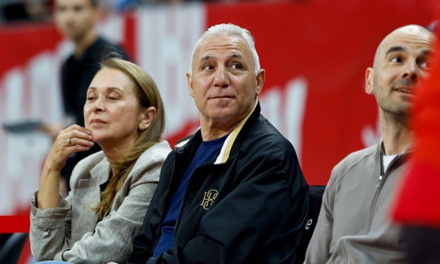 Ξεχωριστή παρουσία στη Σόφια: Ο Χρίστο Στόιτσκοφ βλέπει Χάποελ-Ολυμπιακός