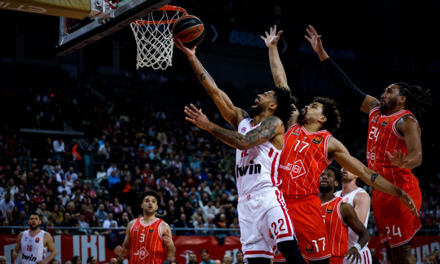 Διπρόσωπος Ολυμπιακός στο πρώτο δεκάλεπτο: Το μουδιασμένο ξεκίνημα και η απάντηση με σερί 15-0