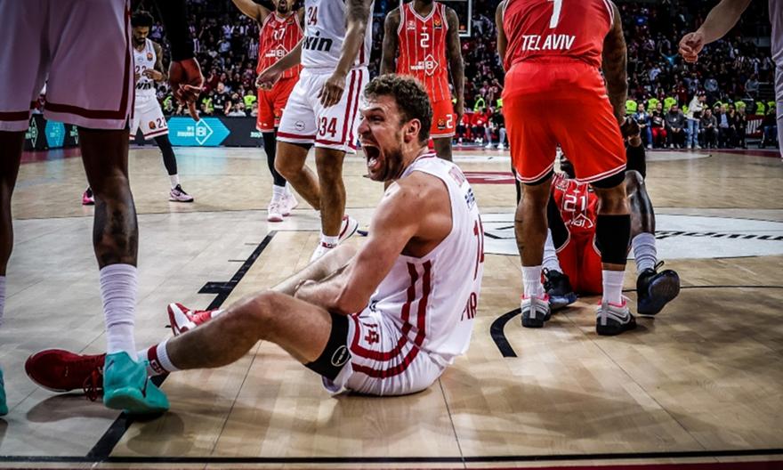Μία ανάσα από την πρωτιά ο Ολυμπιακός, σάρωσε τη Χάποελ στη βραδιά του Σάσα και του Φαλ!