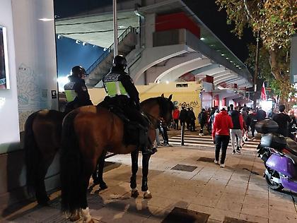 Δρακόντεια μέτρα ασφαλείας στο «Βαγέκας»: Έφιππη αστυνομία έξω από το γήπεδο πριν τη μάχη της ΑΕΚ με τη Ράγιο