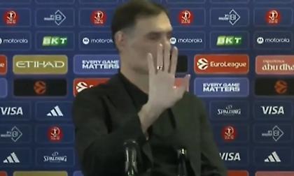 «Είναι πάντα έτσι εδώ; Τέλεια»: Η ατάκα Μπαρτζώκα στην άδεια αίθουσα Τύπου