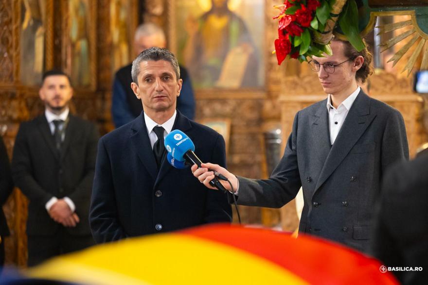 «Λύγισε» ο Ραζβάν στην κηδεία του Μιρτσέα Λουτσέσκου: «Ελπίζω να είσαι περήφανος για μένα»