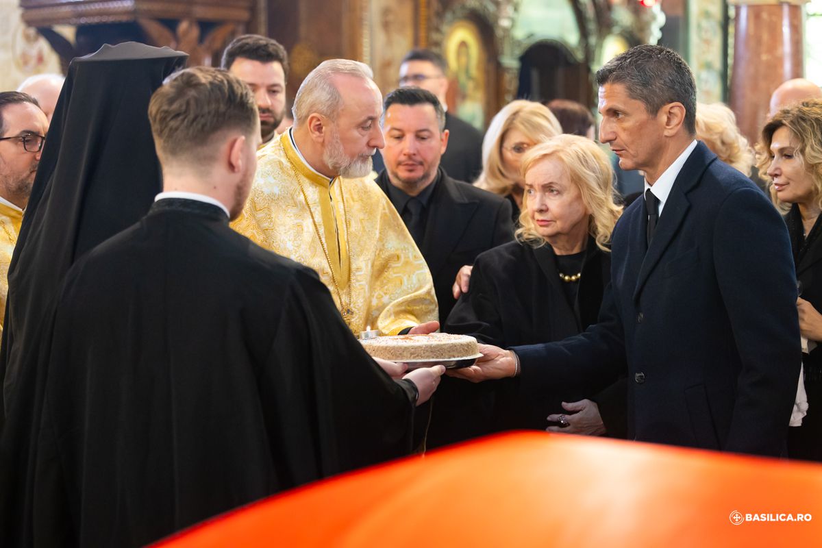 «Λύγισε» ο Ραζβάν στην κηδεία του Μιρτσέα Λουτσέσκου: «Ελπίζω να είσαι περήφανος για μένα»