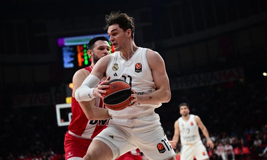 Χεζόνια: «Είδα πολλές άδειες θέσεις με Ολυμπιακό και Φενέρ…»