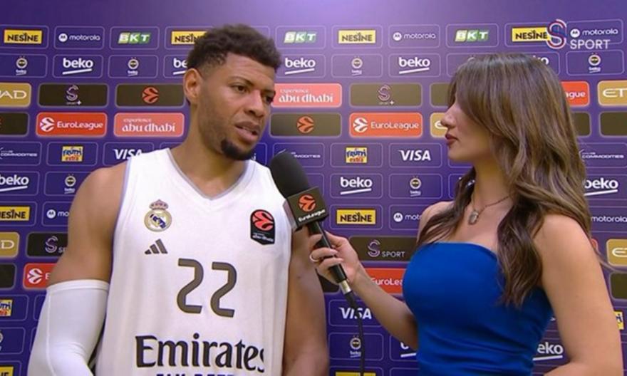 Το κόλπο Τουρκάλας δημοσιογράφου για να χωρά στο πλάνο της συνέντευξης με τον Ταβάρες!