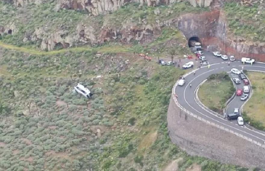 Ανατροπή τουριστικού λεωφορείου στα Κανάρια Νησιά: 1 νεκρός και 3 σοβαρά τραυματίες