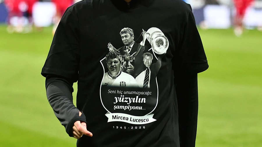 Μπεσίκτας: Φόρεσαν μπλουζάκι για τον Μιρτσέα Λουτσέσκου
