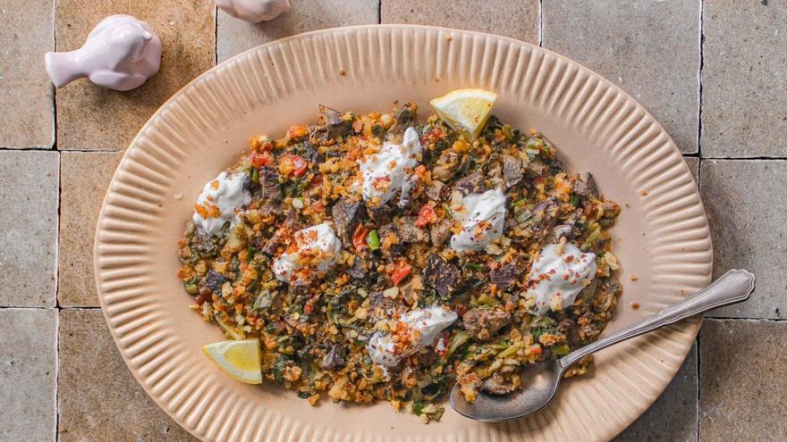 Τα πάντα για το Αναστάσιμο δείπνο: 42 συνταγές από μαγειρίτσες, μέχρι γλυκά