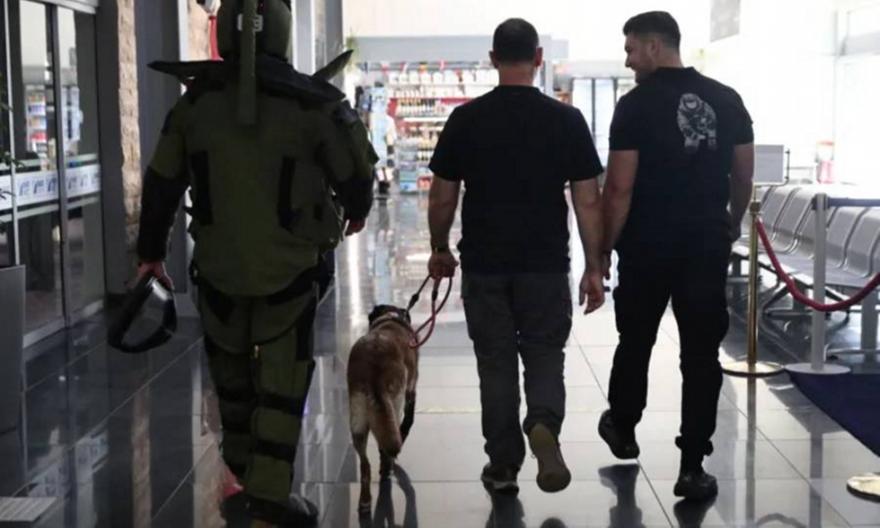 Πειραιάς: Συνελήφθη 25χρονος σε πλοίο - Είχε πάνω του ναρκωτικά και επικίνδυνα πυροτεχνικά