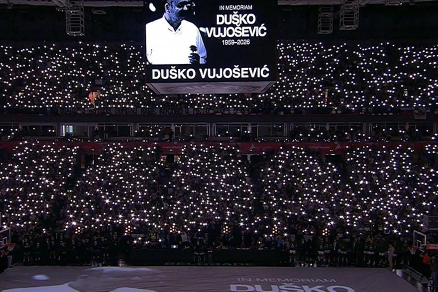 Ράγισαν καρδιές στο Βελιγράδι: Εκκωφαντικό το αντίο στον Βουγιόσεβιτς από τους φίλους της Παρτίζαν