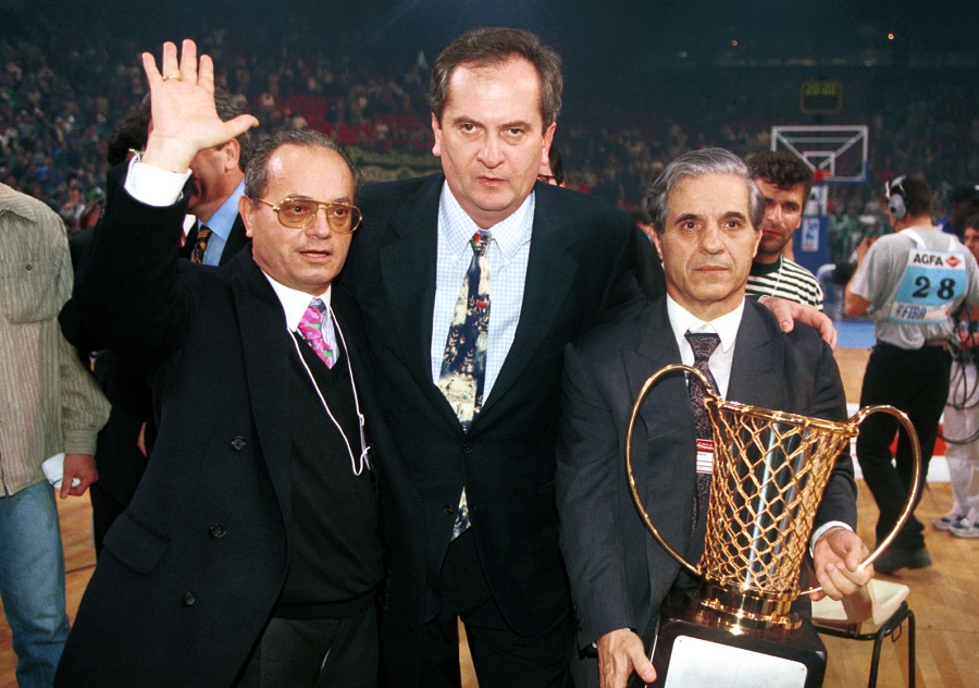 Τριάντα χρόνια από το πρώτο από τα επτά: Η μέρα που ο Παναθηναϊκός το σήκωσε στο Παρίσι