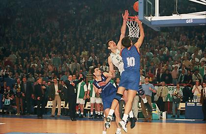 Τριάντα χρόνια από το πρώτο: Η μέρα που ο Παναθηναϊκός το σήκωσε στο Παρίσι-Οι ιστορίες πίσω από την ιστορία