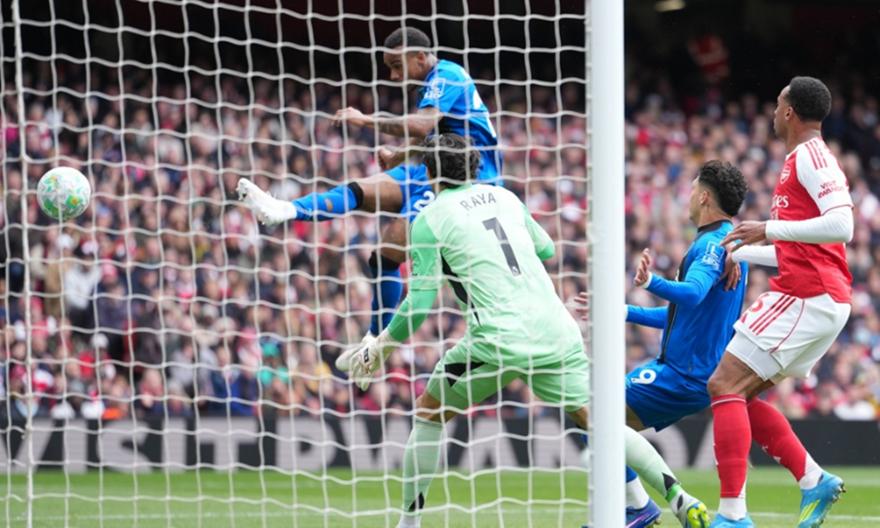 Ήττα-μαχαιριά από την Μπόρνμουθ για την Άρσεναλ και φωτιά στην κορυφή!