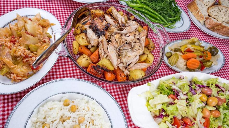 Πασχαλινό τραπέζι: 45 συνταγές για κρεατικά και όλα τα γύρω - γύρω