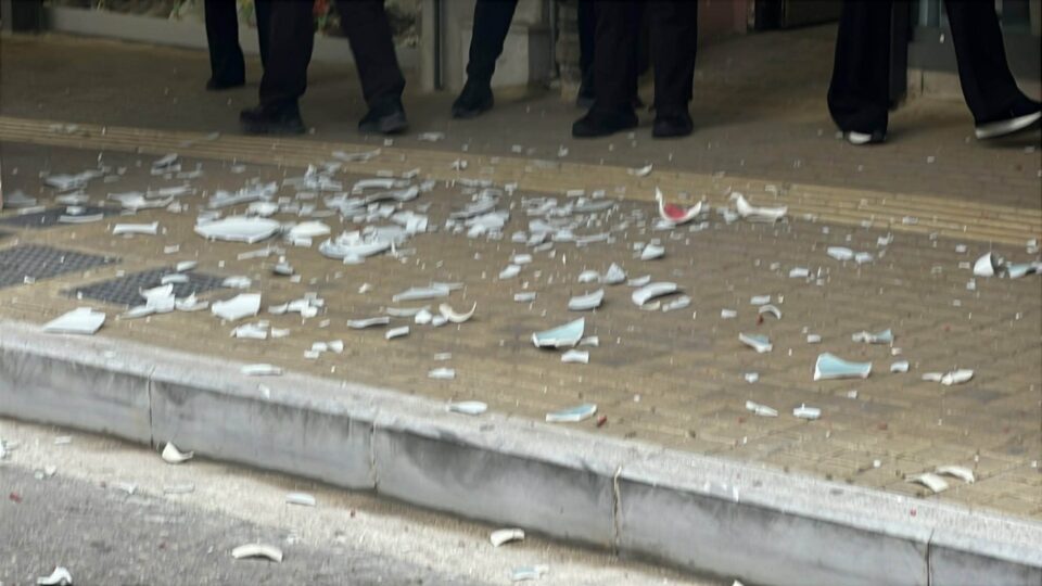 Με εκκωφαντικό θόρυβο οι Πρώτες Αναστάσεις