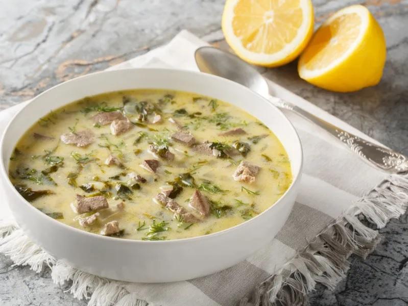 Θεσσαλονίκη: Η μαγειρίτσα πρωταγωνιστεί – Ουρές, παραγγελίες και αποστολές στο εξωτερικό