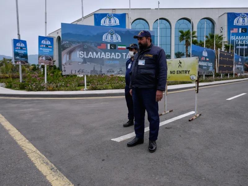 Ιράν: «Αναβάλλονται για το απόγευμα οι συνομιλίες στο Ισλαμαμπάντ» - Προσγειώθηκε το σκάφος του Βανς