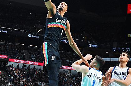 Ο Πουλακίδας πήγε να σηκωθεί για… τάπα στον Γουεμπανιαμά και το μετάνιωσε