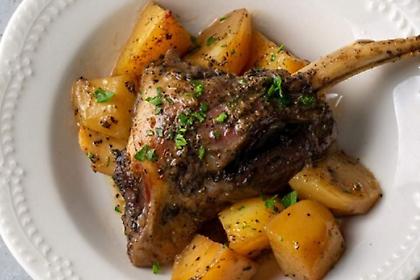 Αρνάκι με πατάτες στην κατσαρόλα