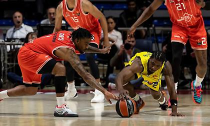 Πήρε το ντέρμπι του Τελ Αβίβ και εξασφάλισε την παρουσία της στα playoffs της Ευρωλίγκας η Χάποελ