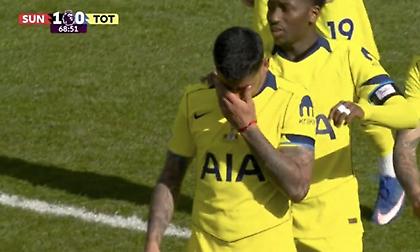 Τραυματίστηκε και αποχώρησε δακρυσμένος από το Σάντερλαντ-Τότεναμ ο Ρομέρο