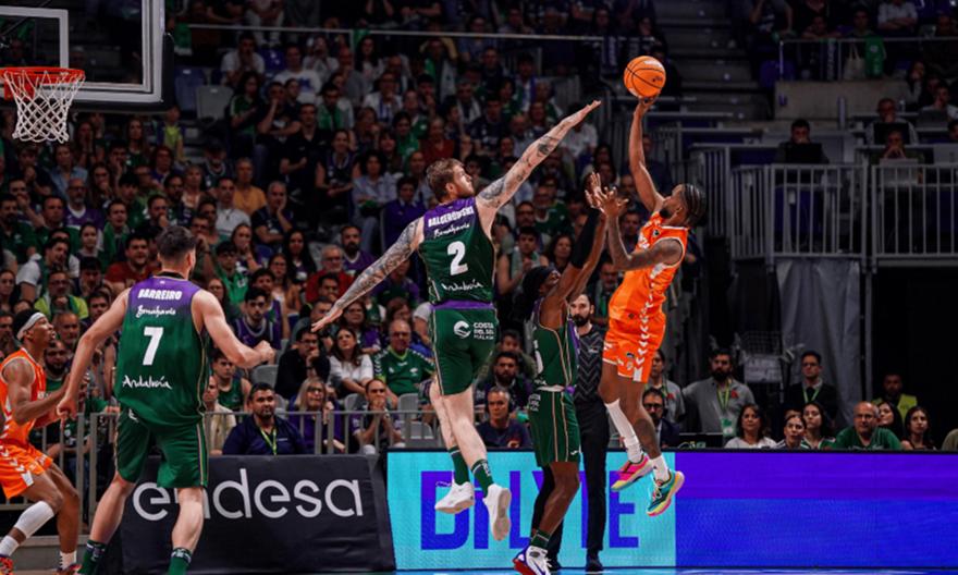 Φορτσάτη Βαλένθια, πέρασε με σημαντική νίκη από την έδρα της Μάλαγα