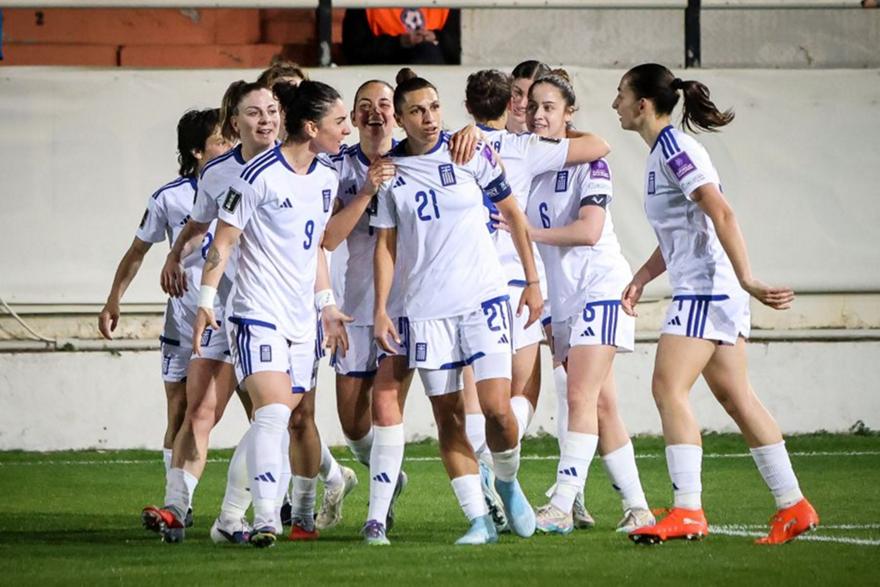 Αρνείται να αποχωριστεί την κορυφή η Ελλάδα καθαρίζοντας και τα Νησιά Φερόε