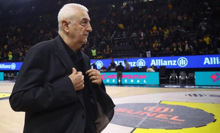 Σάκοτα: «Πανίσχυρες όλες οι ομάδες, αλλά είμαστε η ΑΕΚ - Να παίξουμε για τον τεράστιο κόσμο μας»