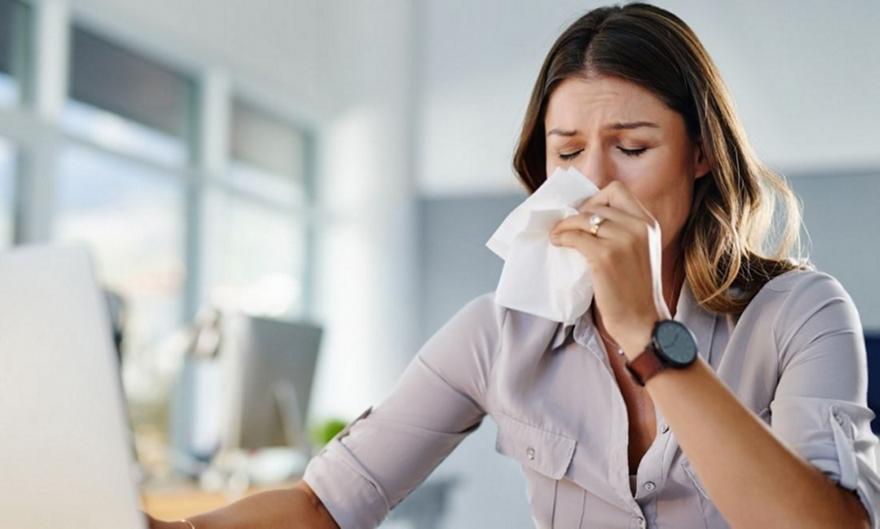 Υποφέρεις από την αλλεργία της άνοιξης; Αυτές οι τροφές θα σε βοηθήσουν