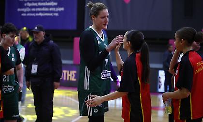 Αθηναϊκός: «Εμείς θα κρατήσουμε αυτό» - Το βίντεο με τους χαιρετισμούς μετά τη διακοπή