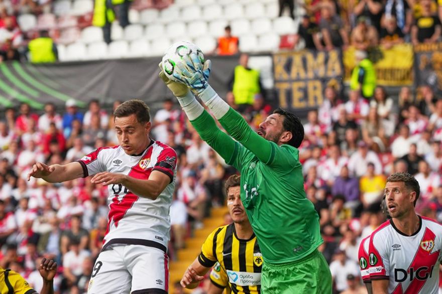 Ράγιο Βαγεκάνο: Με ερωτηματικό τον Μπατάγια στην Αθήνα