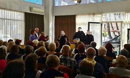 «Καρδιές που θα συνεχίσουν να χτυπούν»: Παρέδωσαν ακόμα τρεις απινιδωτές οι οργανωμένοι οπαδοί του Ατρομήτου