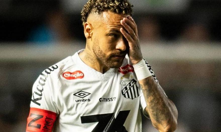 Νεϊμάρ και οπαδοί σε σύγκρουση μετά το στραβοπάτημα της Σάντος στο Σουνταμερικάνα