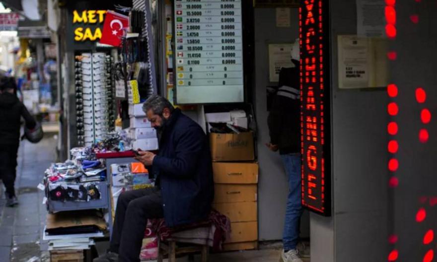 Αδιανόητος πληθωρισμός στην Τουρκία: 500% πάνω η τιμή της πατάτας τα τελευταία 4 χρόνια