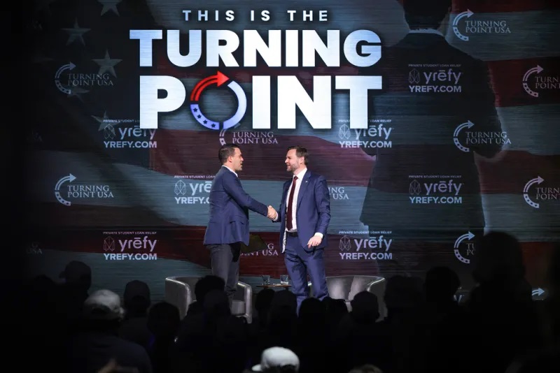 Βανς: «Αν το Ιράν δεσμευτεί να μην αποκτήσει πυρηνικά όπλα, θα ευημερήσει οικονομικά»