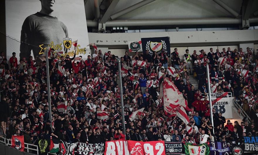 «Δικαιοσύνη για τον Αλέξη»: Οι οπαδοί της Ράγιο τίμησαν τη μνήμη του Γρηγορόπουλου στα Εξάρχεια