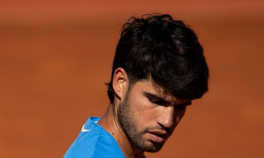 Αποσύρθηκε από το τουρνουά της Βαρκελώνης ο Αλκαράθ