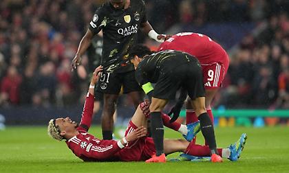 «Είναι άδικο, αλλά δεν είμαι μόνος μου…»: Το πρώτο μήνυμα του Εκιτικέ μετά τον σοβαρό τραυματισμό του