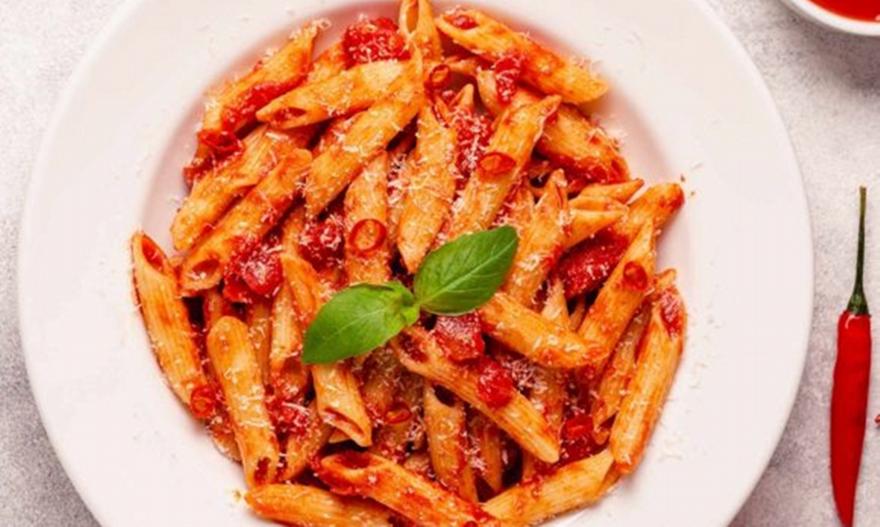 Πένες αραμπιάτα (arrabbiata): Η πικάντικη ιταλική μακαρονάδα